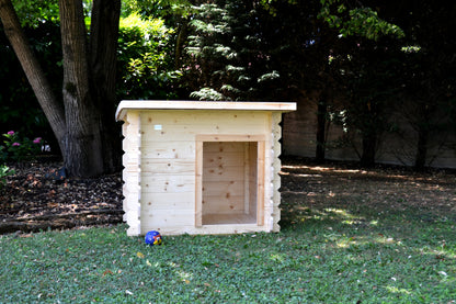 Cuccia per cani in legno Lilly all'aperto