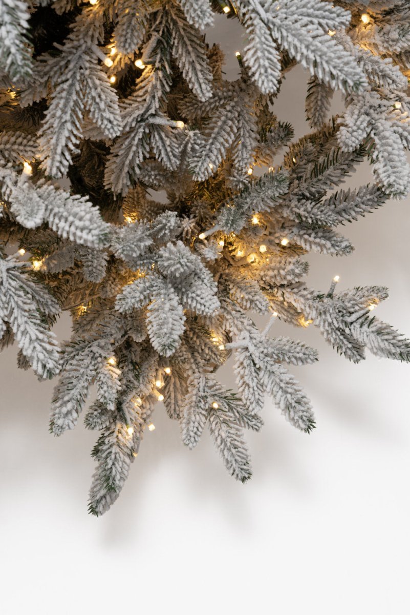 Albero di Natale Capella innevato con LED a luce calda – foto 8