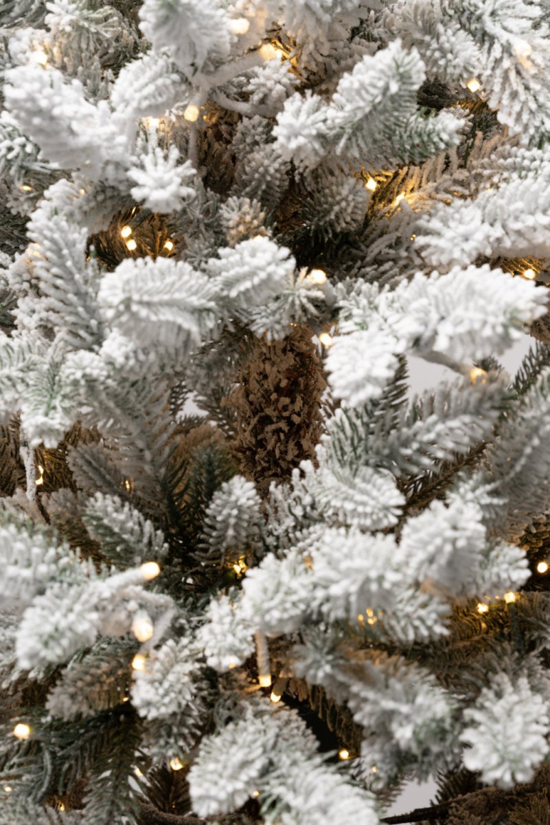 Albero di Natale Capella innevato con LED a luce calda – foto 9