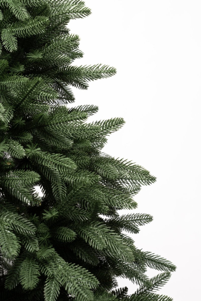 Albero di Natale Casentino verde con chioma ampia e rami realistici in PE e PVC – foto 5