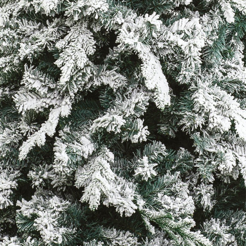 Albero di Natale innevato Alaska Xone con neve distribuita su tutti i rami – foto 10