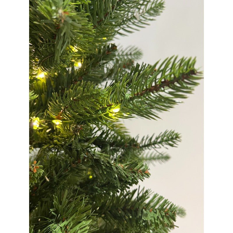 Albero di Natale slim Fred Xone con luci LED bianco caldo integrate accese – foto 4