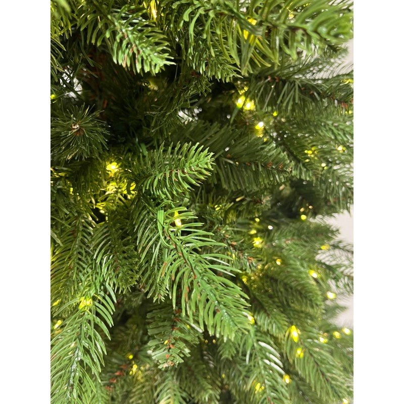 Albero di Natale slim Fred Xone con luci LED bianco caldo integrate accese – foto 3