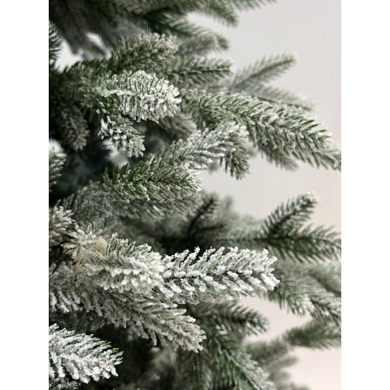 Albero di Natale Canazei innevato con floccatura bianca effetto neve – foto 2