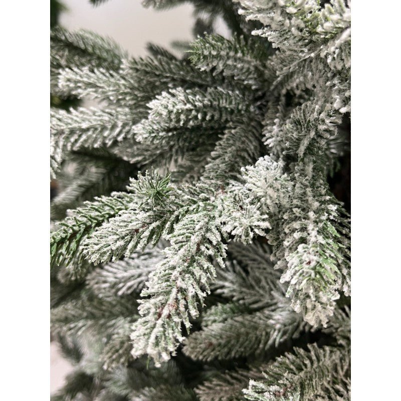 Albero di Natale Canazei innevato con floccatura bianca effetto neve – foto 4