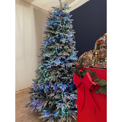 Albero di Natale Ortisei innevato con neve sulle punte dei rami – foto 6