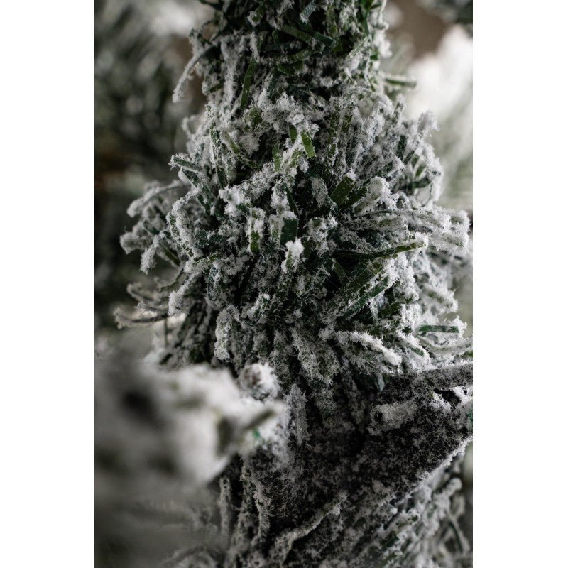 Albero di Natale slim innevato Russel Xone con leggera spolveratura di neve – foto 6