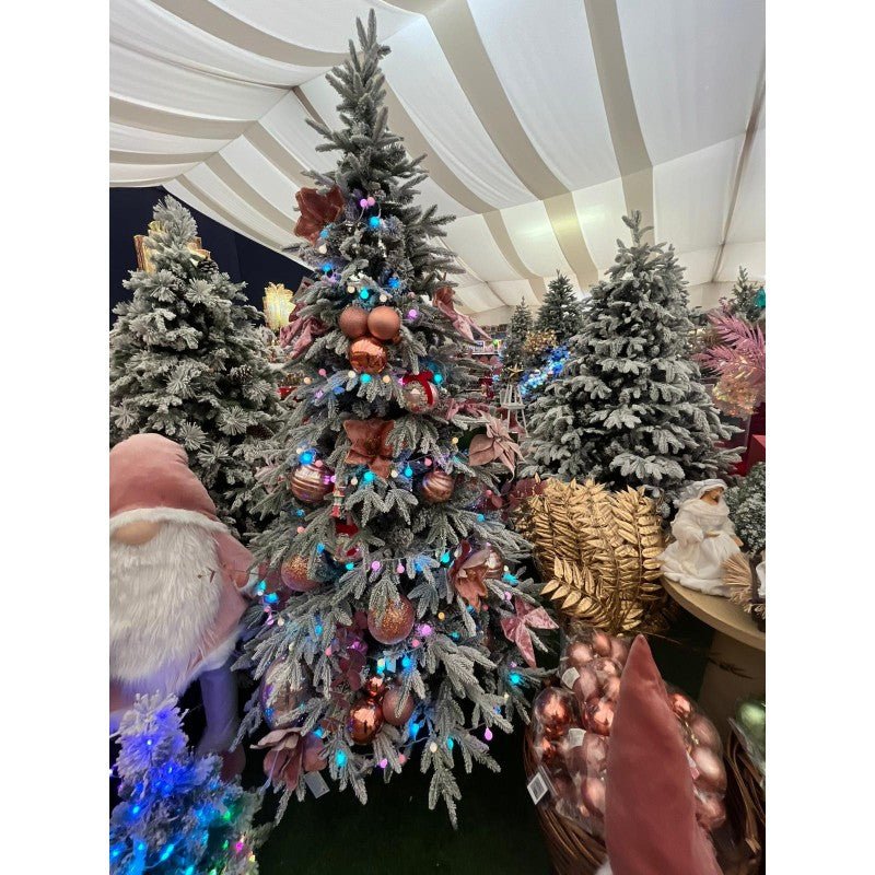 Albero di Natale Sappada innevato con base a forma di tronco di legno – foto 9