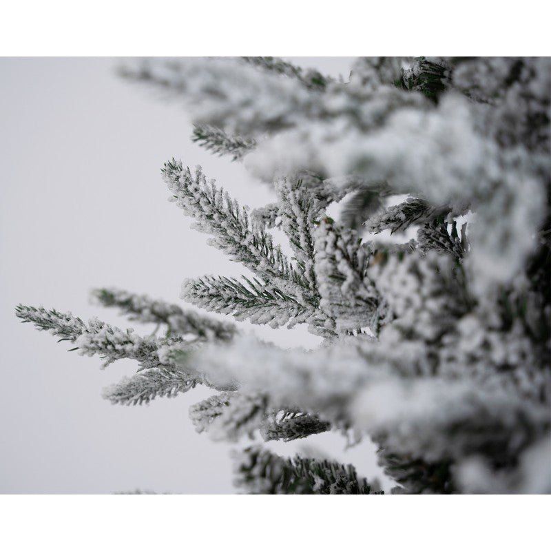 Albero di Natale Sappada innevato con base a forma di tronco di legno – foto 7