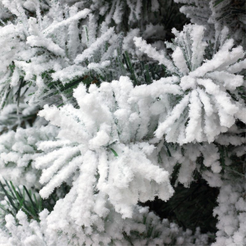 Albero di Natale Madesimo slim innevato con chioma folta e sagoma stretta – foto 2