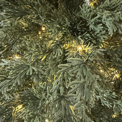 Albero di Natale Mira slim con LED e foglie stile cipresso in vaso – foto 8
